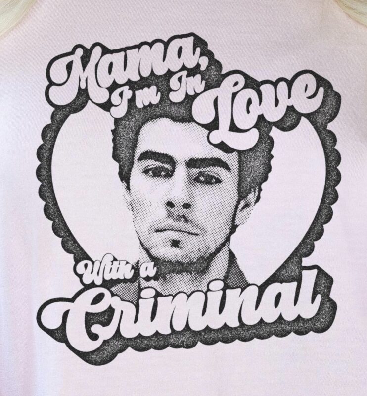 Luigi Mangione - Mama i'm in love with a criminal t-shirt