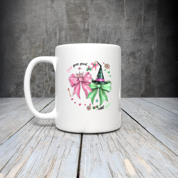 Pink Goes Good With Green Funny Halloween Witch Women Girls Mug Coffee