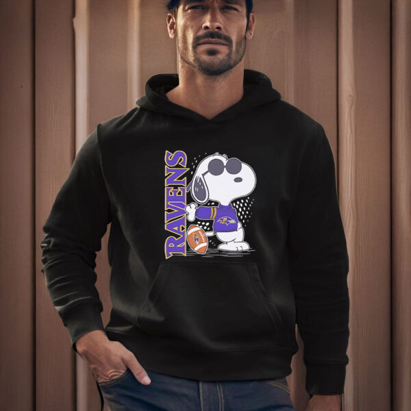 Snoopy Baltimore Ravens standing T-shirts