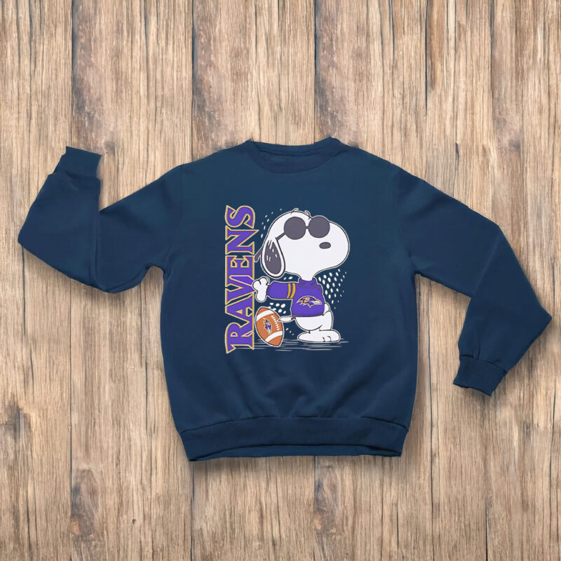 Snoopy Baltimore Ravens standing T-shirts