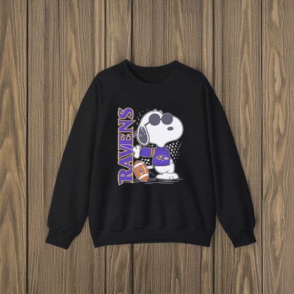 Snoopy Baltimore Ravens standing T-shirts