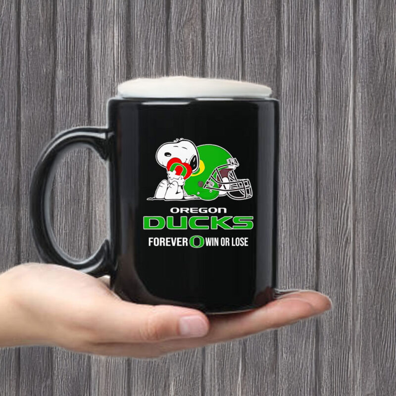 Snoopy hug Oregon Ducks forever win or lose Mug Coffee